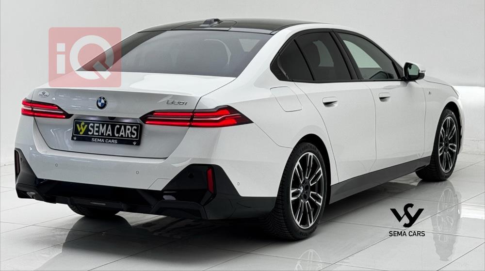 بی ئێم دەبڵیو سیریەس 5